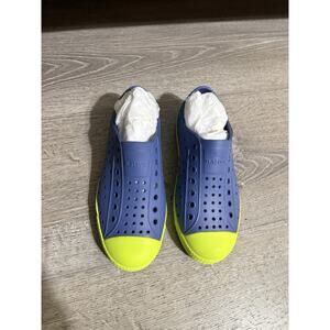 Native Jefferson Size J2 Navy/ neon Green NWOB